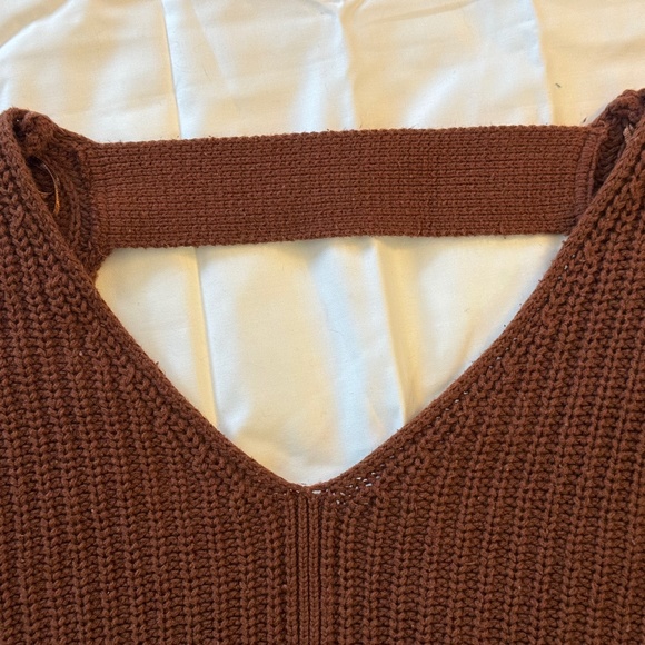 Urban Outfitters Open Back Sweater - Size Small - Picture 3 of 5